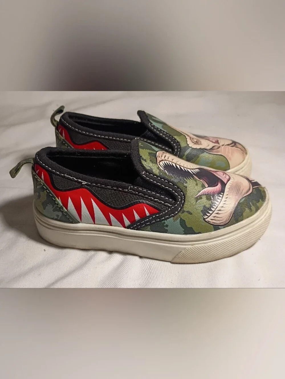 Jurassic World Toddler Boys Camo T-Rex Slip On Sneakers Size 8 Target